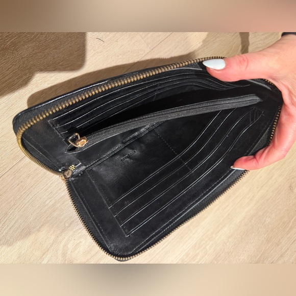 Black Leather Quilted Wallet clutch - Picture 3 of 10